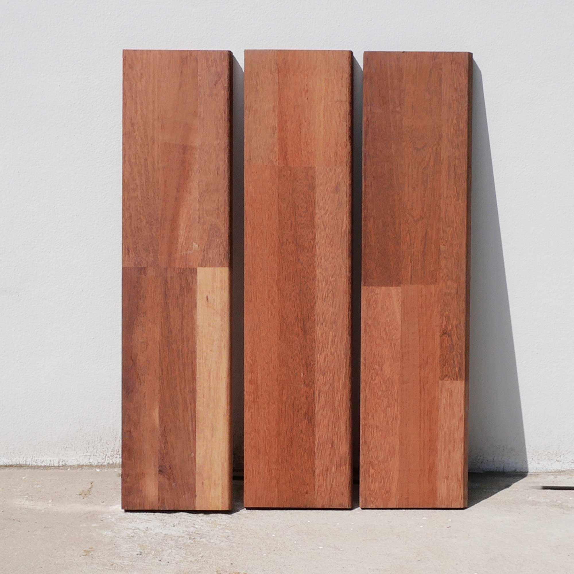 ลูกบันไดไม้เนื้อแข็ง1